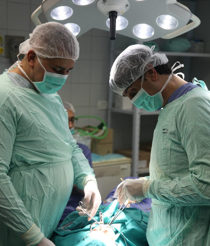 Surgeons working during the 2018 Spring ELP Delegation.